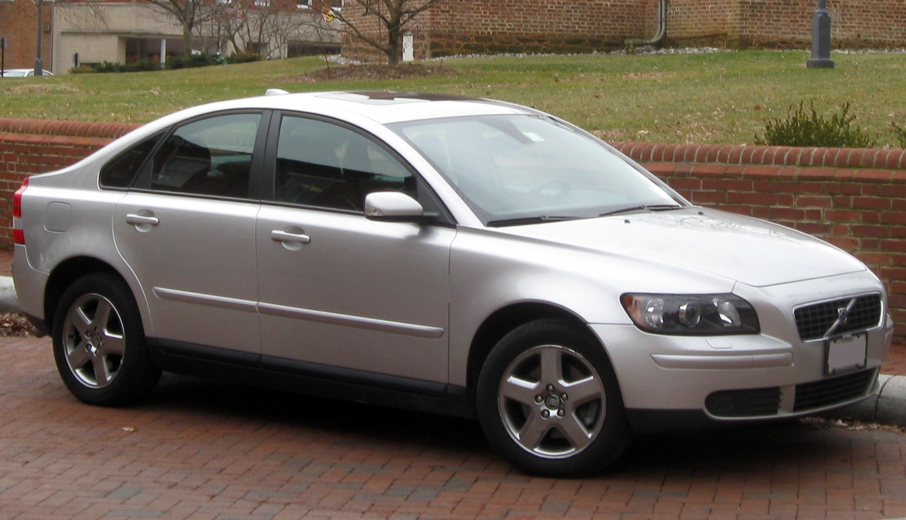 2005 Volvo S40 Information and photos MOMENTcar