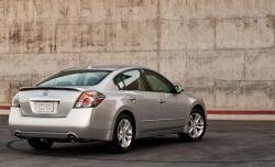 Altima wins the test drive for Nissan 2010 models #10