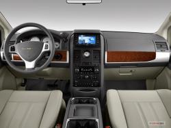 Chrysler Town and Country 2010 #10
