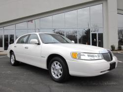 Lincoln Town Car Signature Touring #30