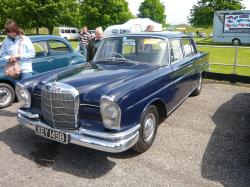 Mercedes-Benz 220 1964 #10