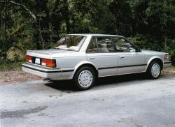 Nissan Maxima 1985 #10