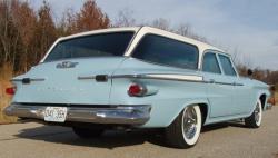 Plymouth Suburban 1961 #7
