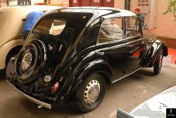 Renault Juvaquatre 1947 #13
