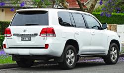 Toyota Land Cruiser 2011 #8