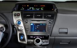 Toyota Prius v 2012 #11