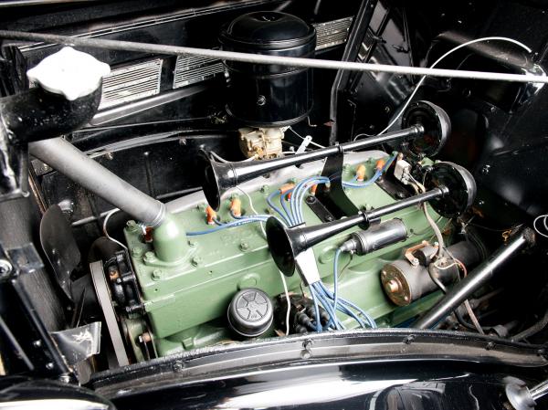 1937 Packard 138CD