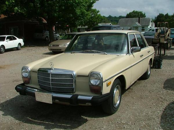 1975 Mercedes-Benz 230