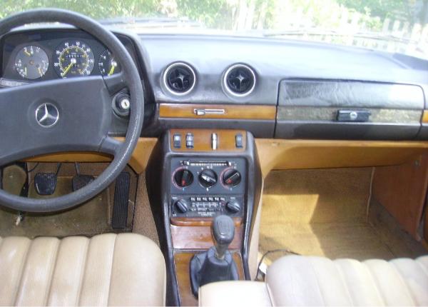 1982 Mercedes-Benz 240D