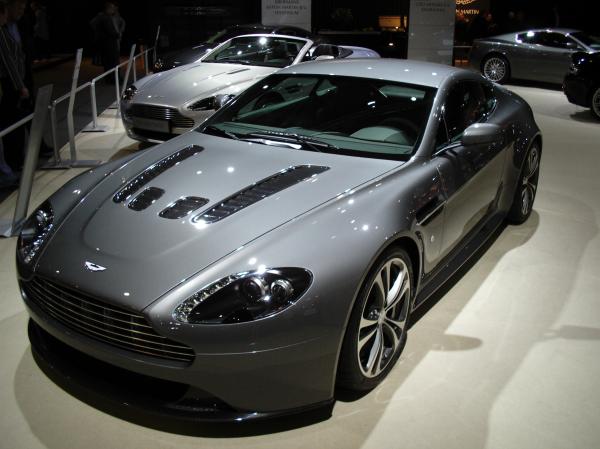 Aston Martin V12 Vantage 2011 #4