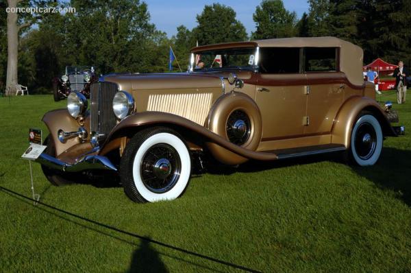 Auburn Model 8-105 1933 #2