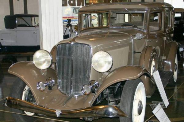 Auburn Model 8-105 1933 #5