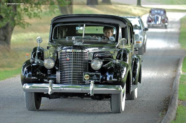 Cadillac Fleetwood 1938 #2