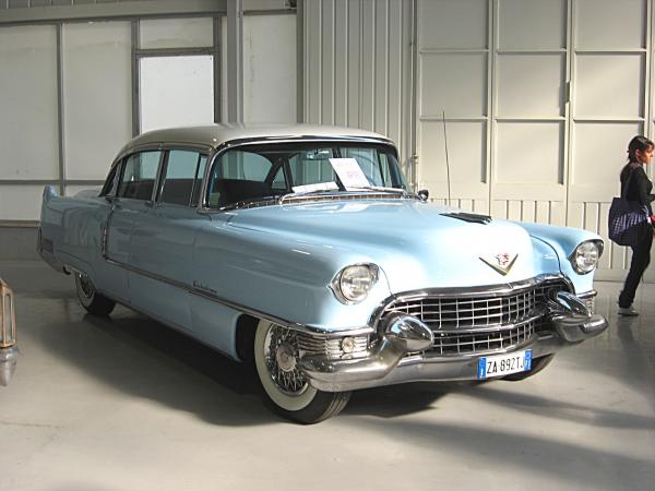 Cadillac Fleetwood 1945 #2