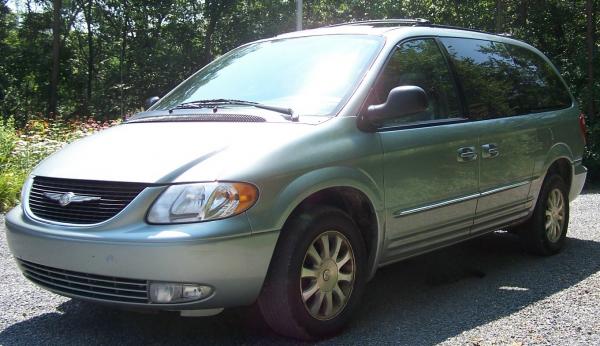 2003 Chrysler Town and Country Information and photos