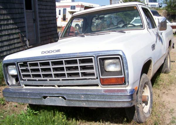 Dodge Pickup 1982 #4