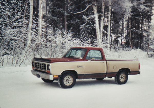 Dodge Pickup 1983 #2