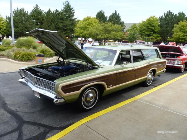 Ford Country Squire 1968 #1