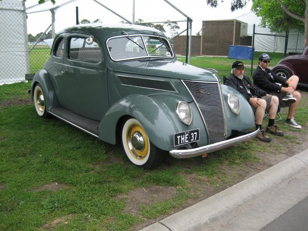 Ford Deluxe 1937 #5