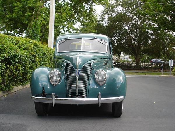 1939 Ford Model 922A