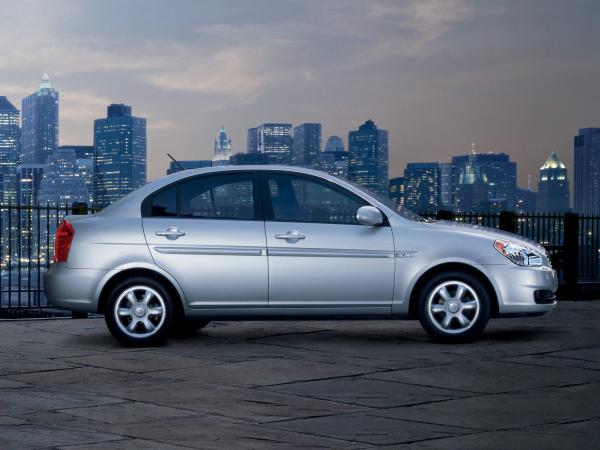 Hyundai Accent 2010 #4