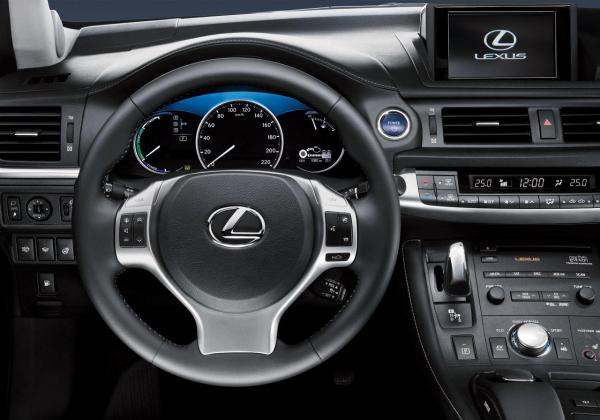 Lexus CT 200h Premium #1