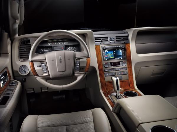Lincoln Navigator 2011 #1