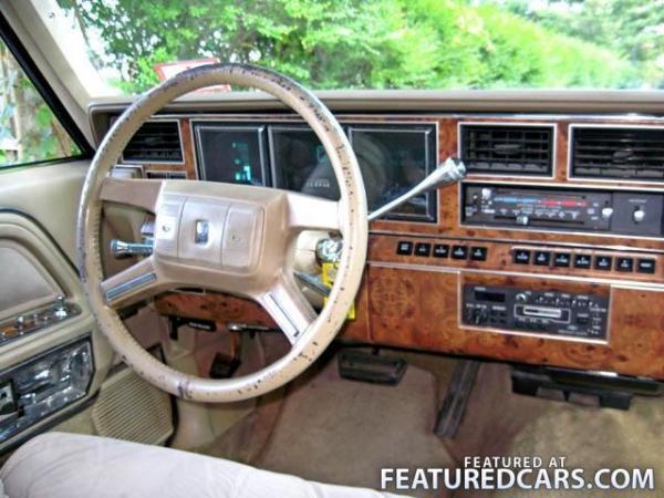 Lincoln Town Car 1986 #4