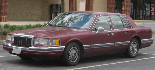 Lincoln Town Car 1992 #2