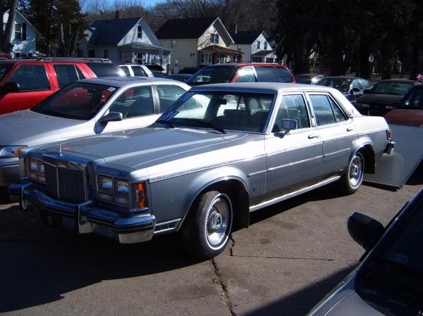 Lincoln Versailles 1978 #4