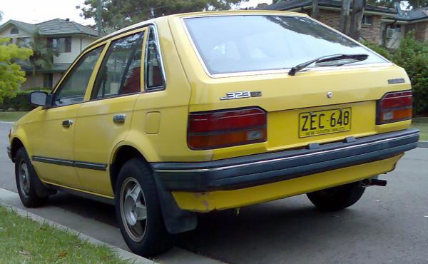 Mazda 323 1987 #2