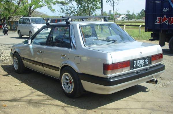 Mazda 323 1988 #3