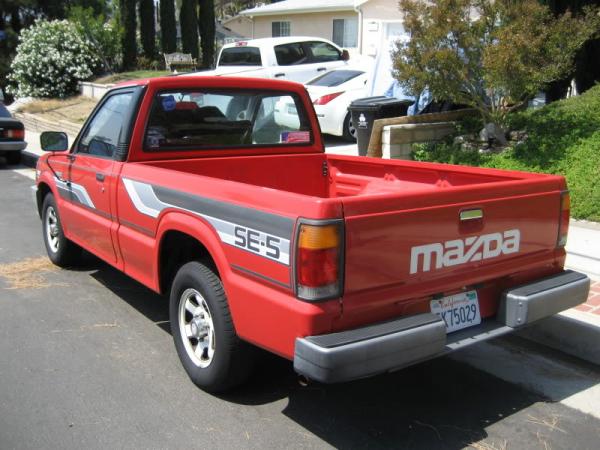 Mazda B2000 1986 #3