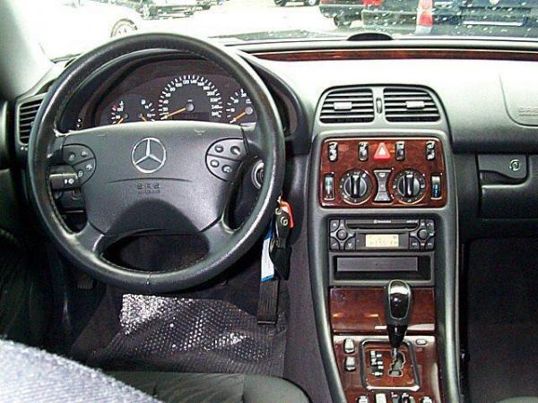 Mercedes-Benz CLK-Class 2001 #1