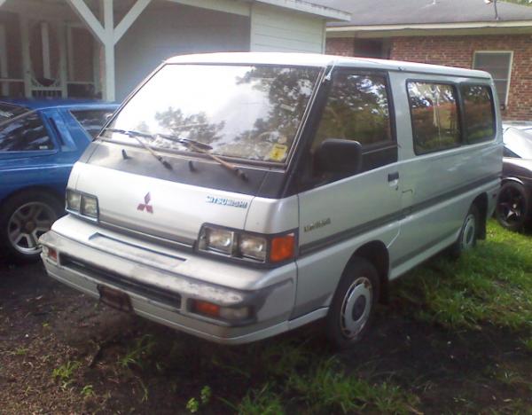 Mitsubishi Minivan 1989 #4