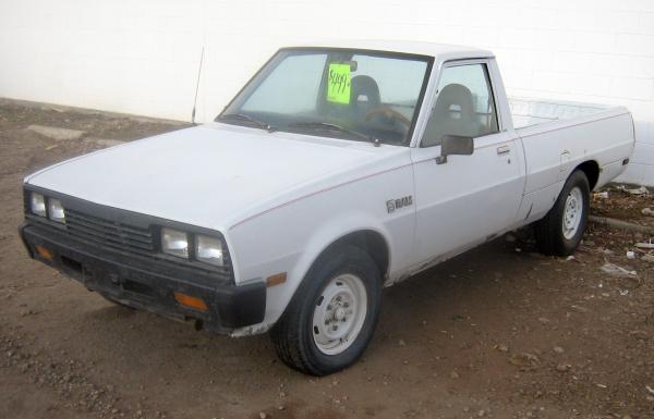 Mitsubishi Pickup 1983 #2