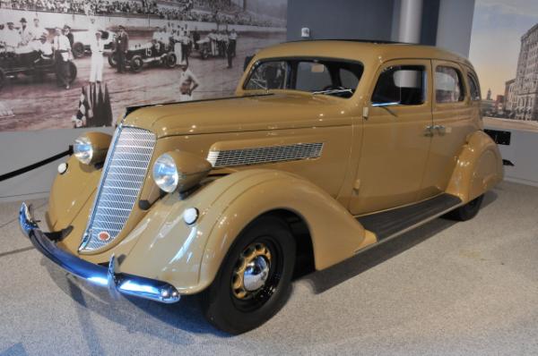 Nash Ambassador 1935 #2