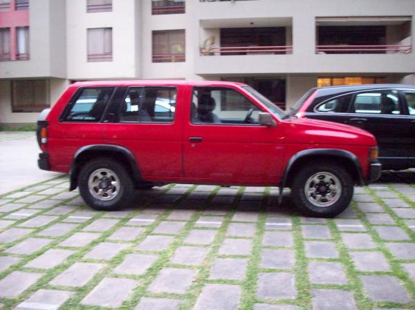 Nissan Pathfinder 1994 #1
