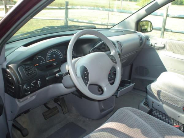 Plymouth Grand Voyager 2000 #1