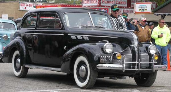 Pontiac Deluxe 28 1940 #3