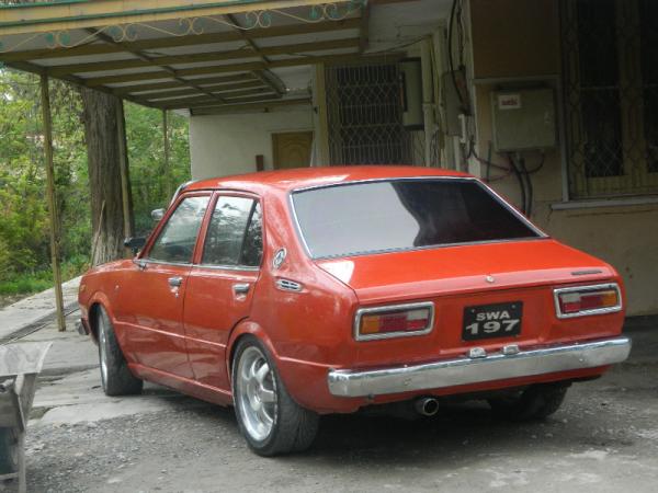Toyota Corolla 1976 #4