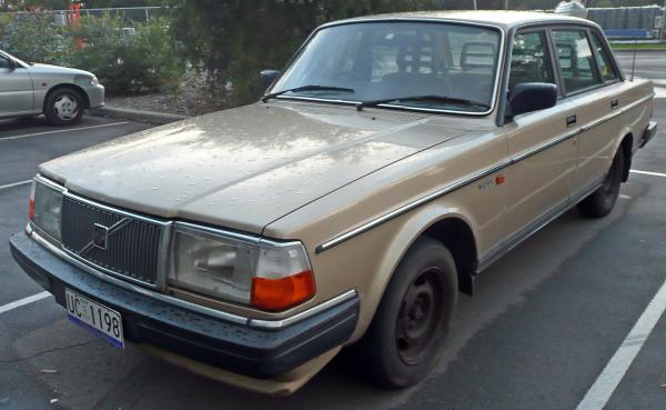 Volvo 240 1988 #1