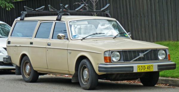 Volvo 245 1975 #4