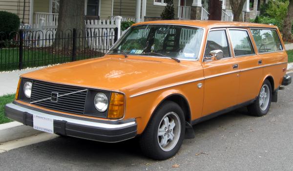 Volvo 245 1976 #1