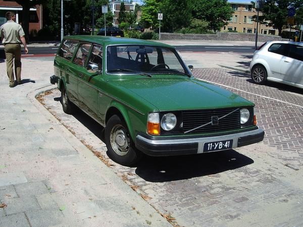 Volvo 245 1977 #3