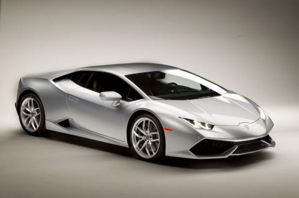 Welcome to the show of insane speed with Lamborghini 2014 model, Huracán LP610-4