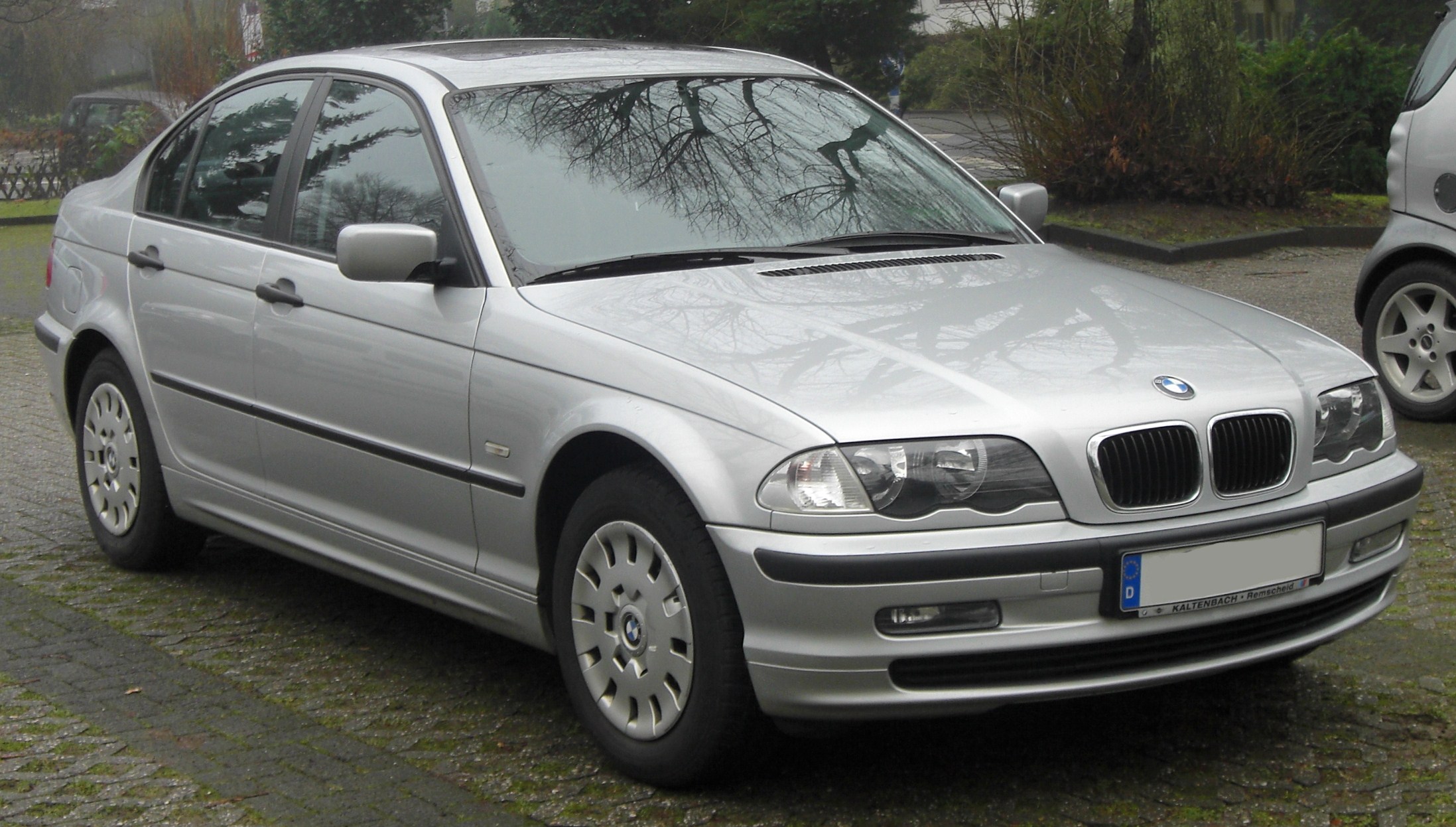 BMW 1998 3 Series is everything that you may look for in a hatchback #8