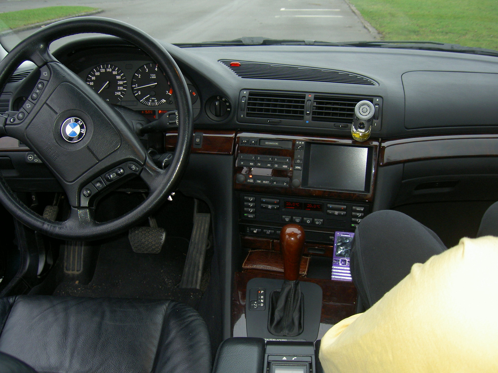 BMW 7 Series 1992 #6