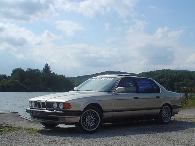 BMW 750 1989 #1