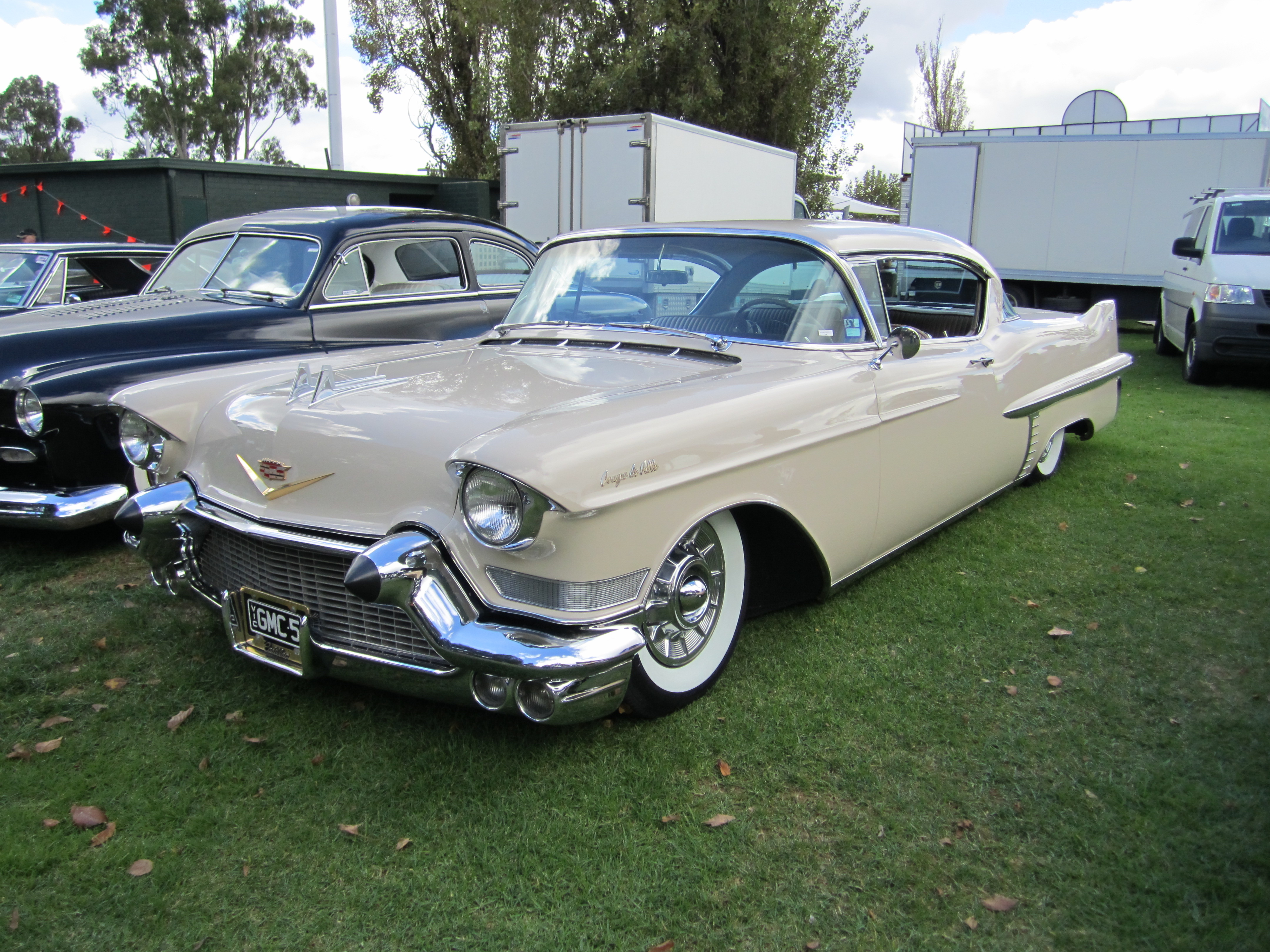 Cadillac DeVille 1957 #1